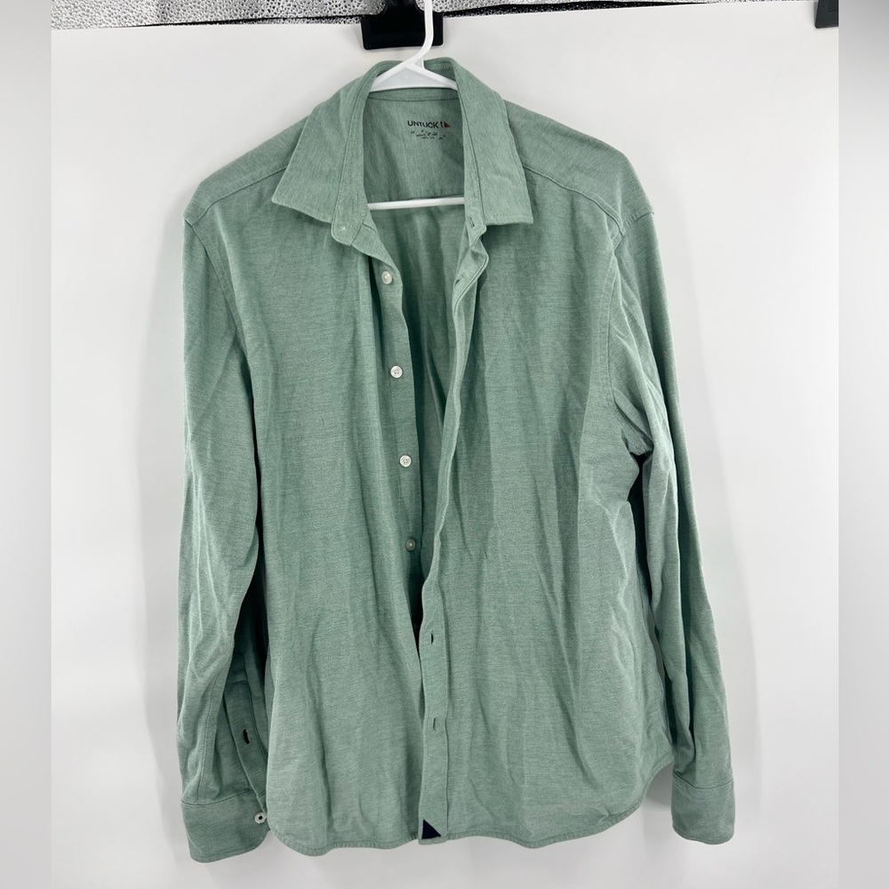 Untuckit green long sleeve button down shirt size XL